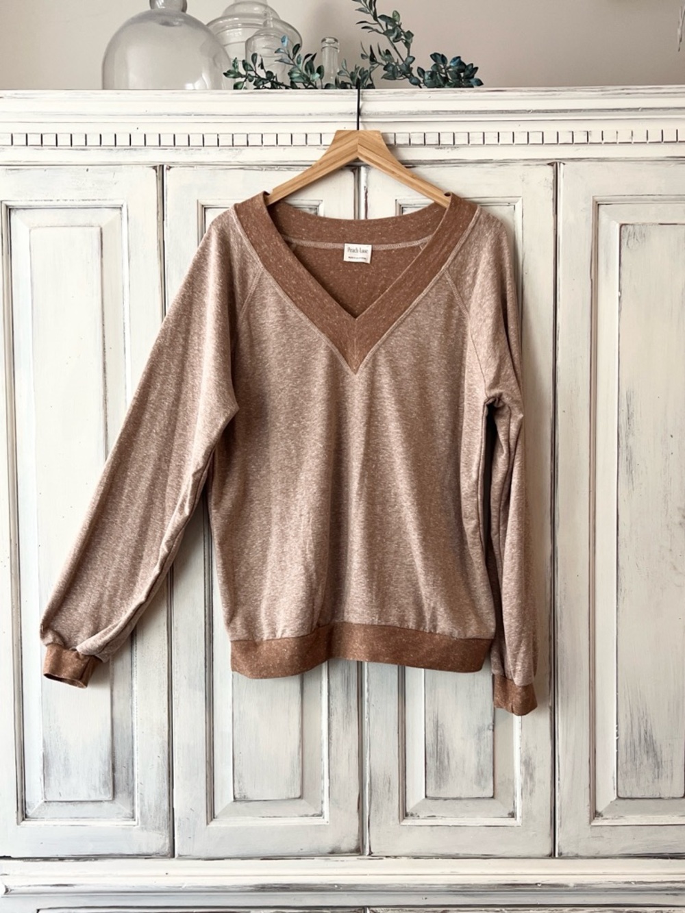 🟠NWT PEACH LOVE Long Sleeve V-Neck comfy Tee in Latte LARGE